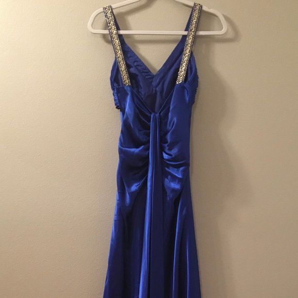 Beaded V-neck Floor Length Gown - Picture 5 of 7